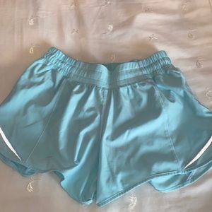 electric turquoise lululemon hotty hot shorts